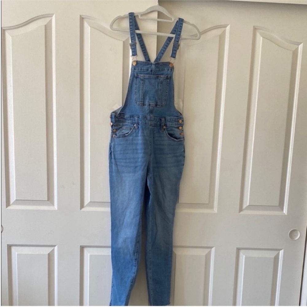 Universal Thread Light Blue Denim Overalls